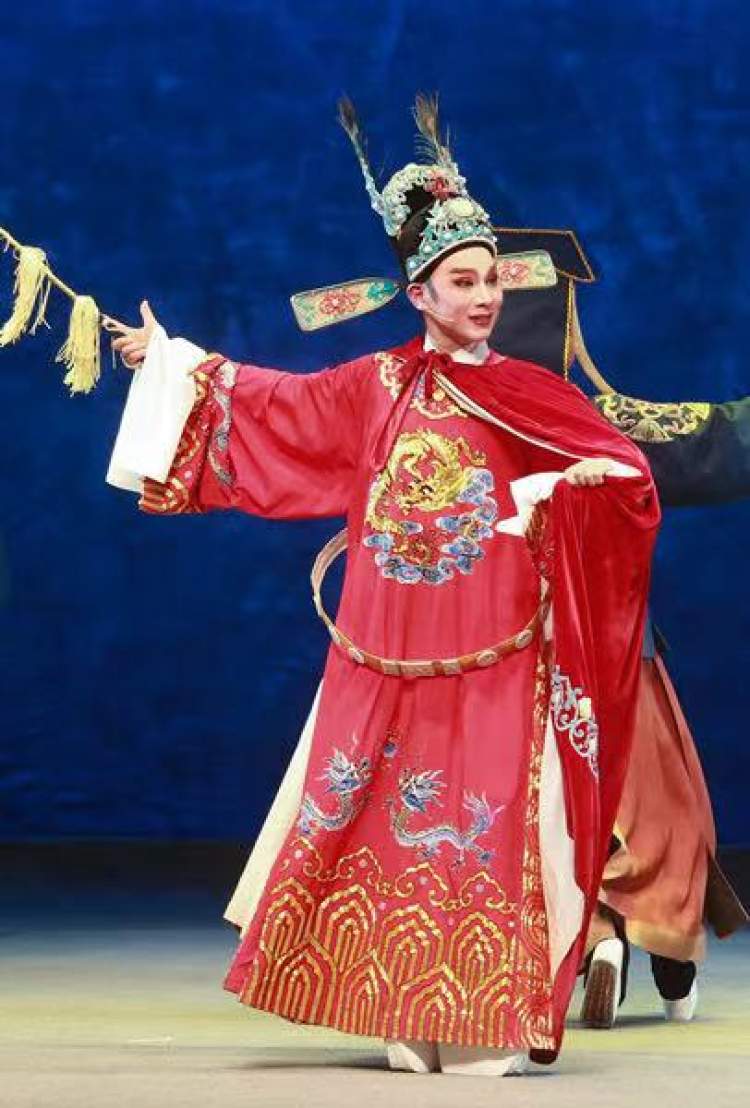 以传承姿态被"复刻",由陆派创始人陆锦花嫡传弟子徐标新"接棒"