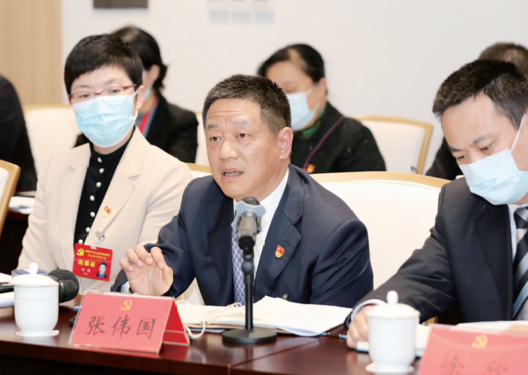 张伟国代表表示,报告鼓舞人心,催人奋进,演绎了引领区意见的精神和