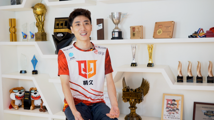 电竞老将solo兑现自己诺言,将cfs世界冠军留在中国!【魔都电竞人】ep4