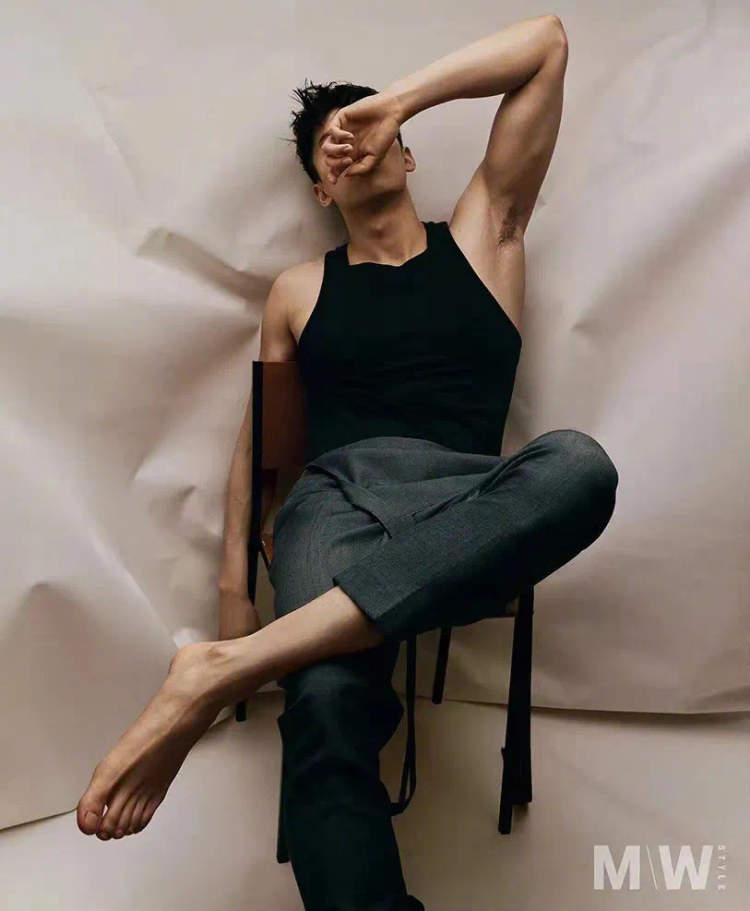 好卷运动员们抢占时尚封面凌智汪顺武大靖们的好身材是我们能看的吗