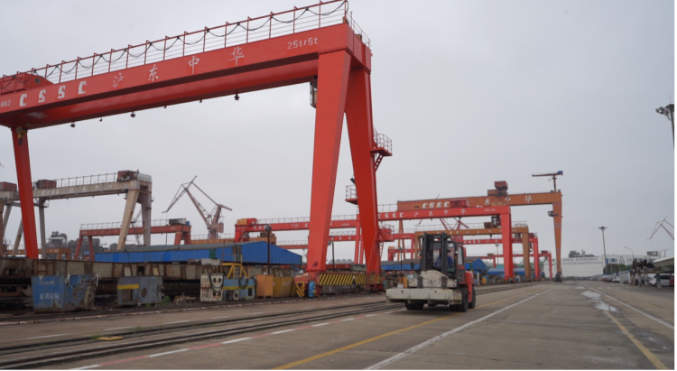 "中远亚丁"轮驶离长兴岛顺利开航,沪东中华长兴造船基地按下"复工键"