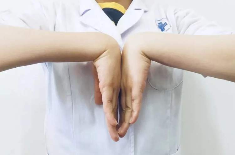 01 屈腕试验你有没有"鼠标手"?