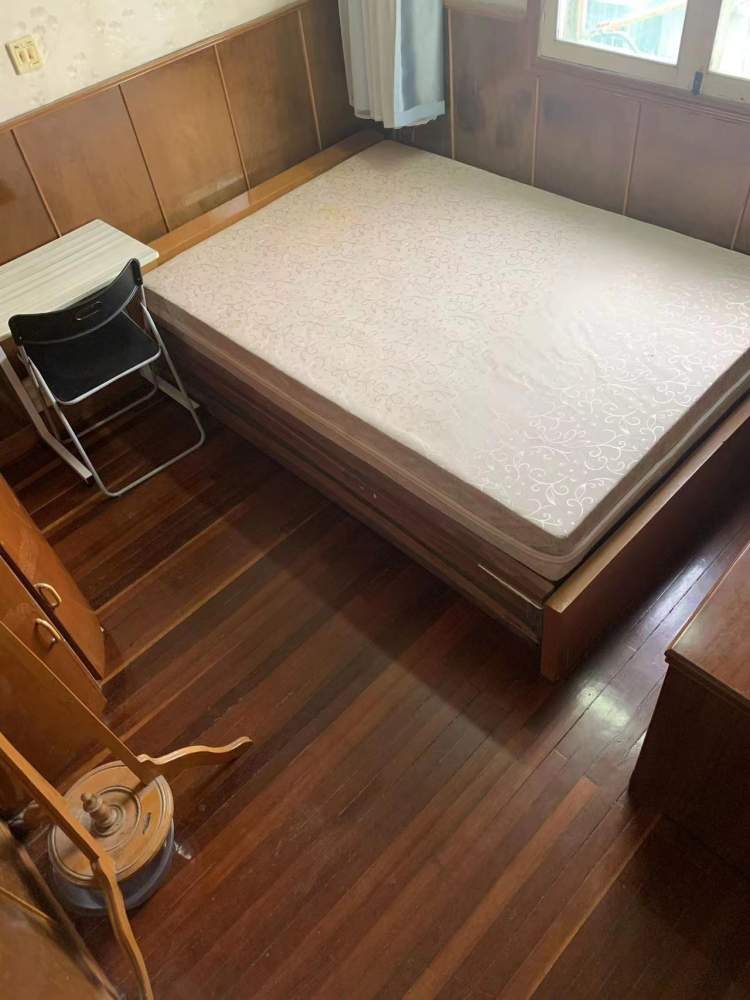 宠物店店主在车上睡了俩月后被拦在花桥卡口,那些回不去、出不来的沪昆通勤人……