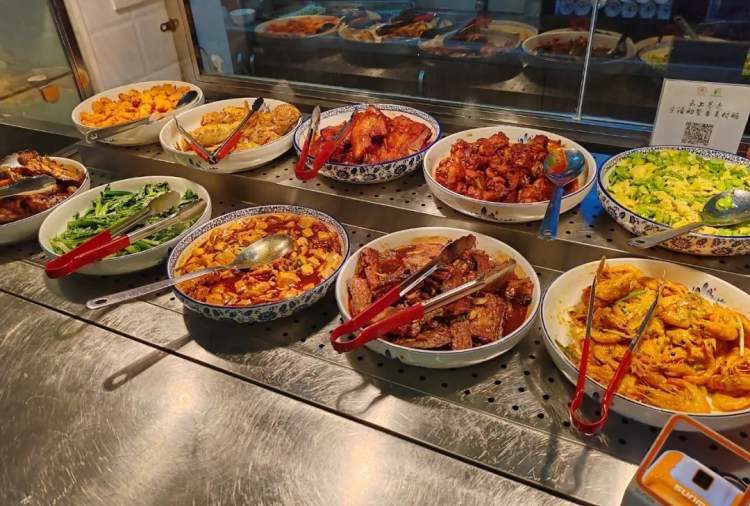 半淞园新增一家点心特色的社区食堂快餐自主搭配按需称重