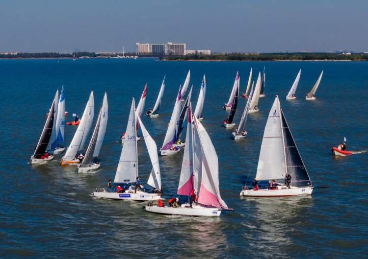 体育训练管理中心党委书记王海威介绍,本次赛事有各种帆船船型的加入