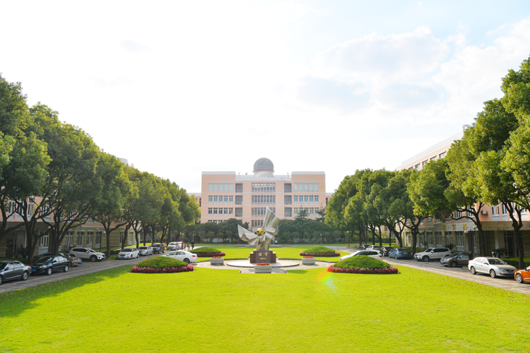 上海市位育中学制度建设为基础让健康学校水到渠成