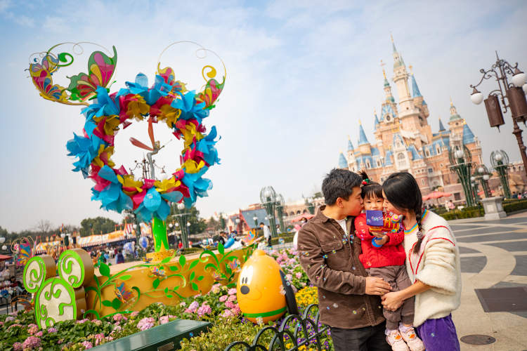 上海迪士尼度假区开放8周年,这些数据透露"快乐老家"的秘密
