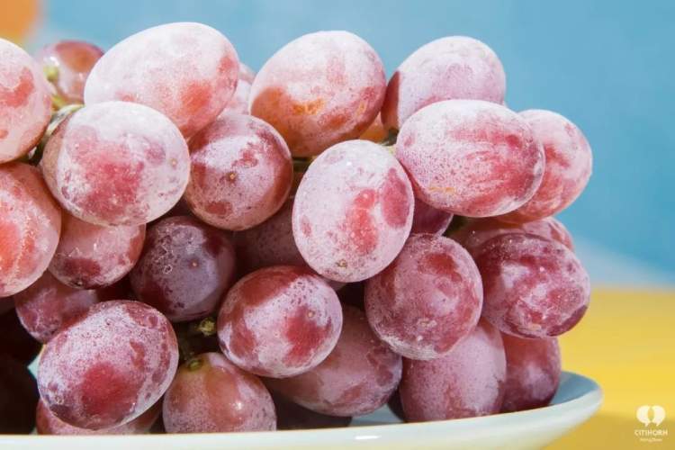 什么水果冰冻后更好吃?红提和蓝莓完胜!