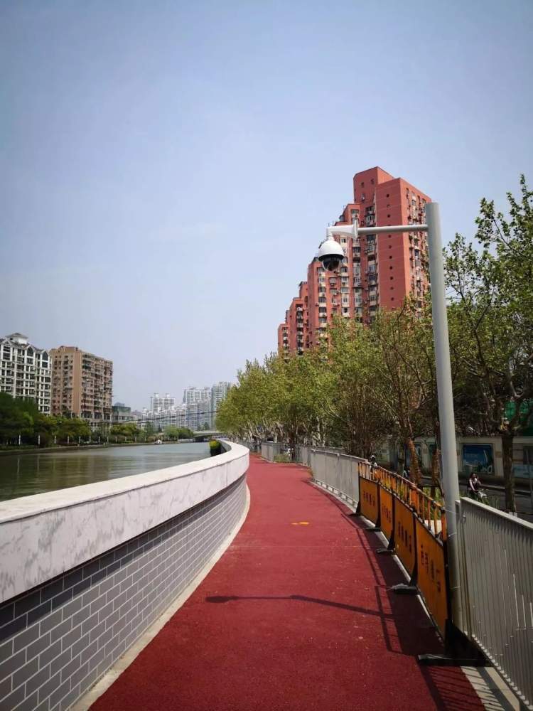 明天(周六),万航渡路市政段苏州河健身步道将向市民开放