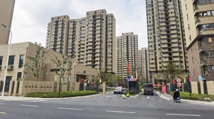 翔丰雅苑南区出口■ 南翔秀城-铁建澜庭南出口