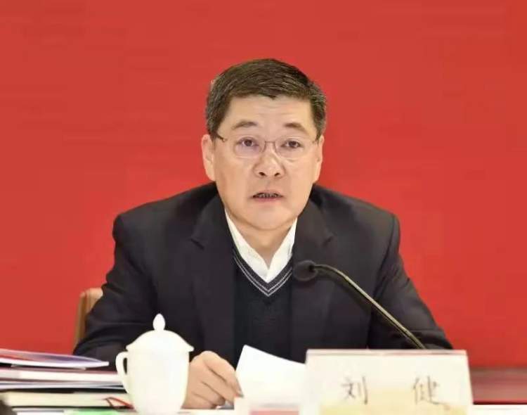 市委组织部副部长曹远峰指出,近年来金山区紧紧围绕落实市委"南北转型