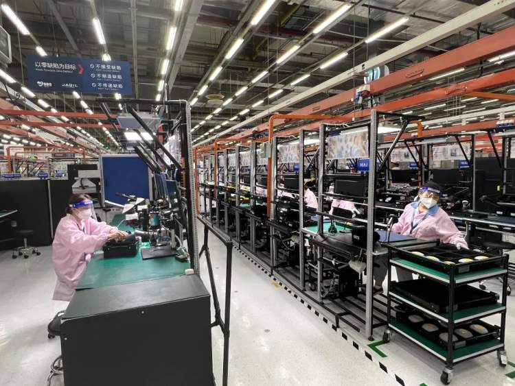 在漕河泾开发区,已经复工的捷普科技(上海)有限公司的产能正在逐渐